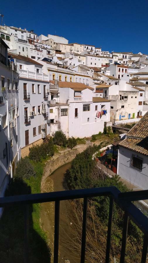 Apartamento con vistas al rio Apartamento Setenil De Las Bodegas Exterior foto